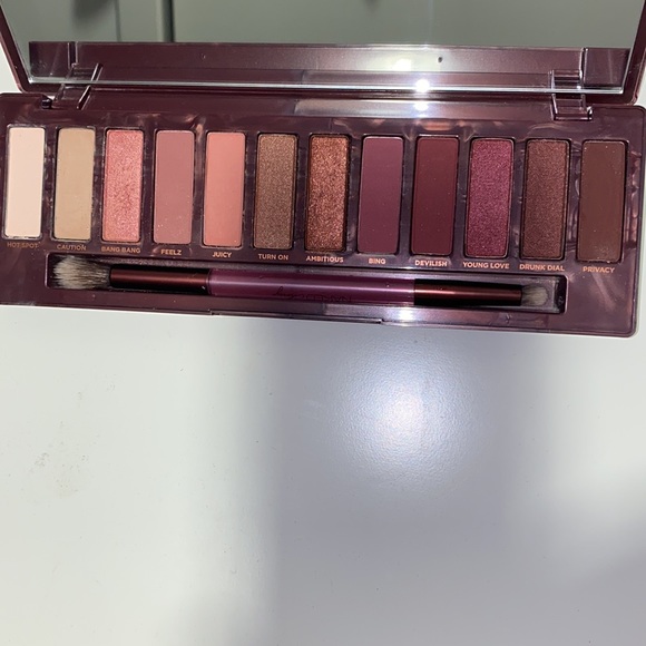 URBAN DECAY & MAKEUP BUNDLE FOR SALE - Picture 4 of 4